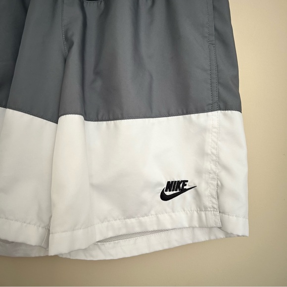 🔹Nike Men’s Tri-Tone Athletic Shorts - Black, Gray, White - Picture 5 of 9